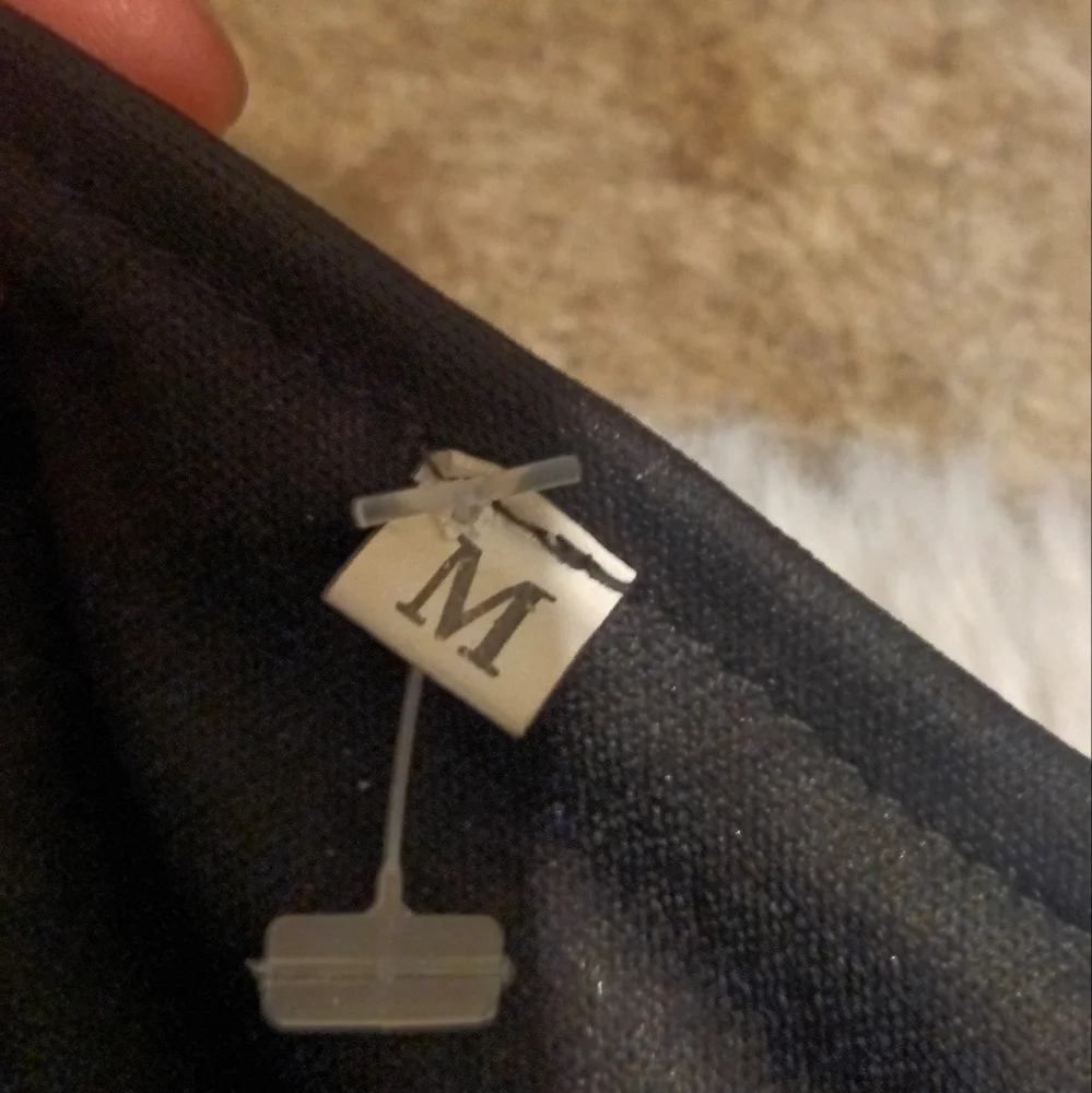 Beautiful gown - Picture 5 of 7